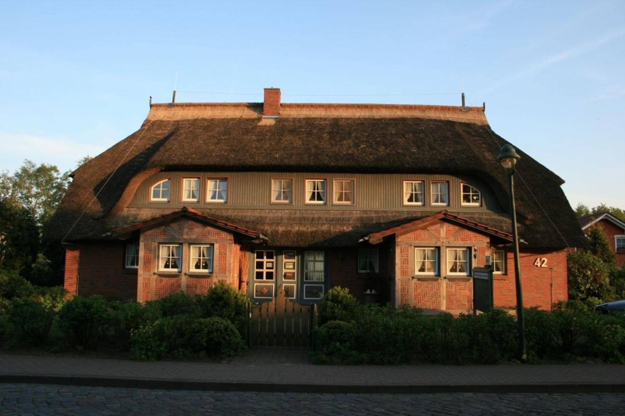 Ferienwohnung Nr 02 Og Spitzboden 보른 외부 사진